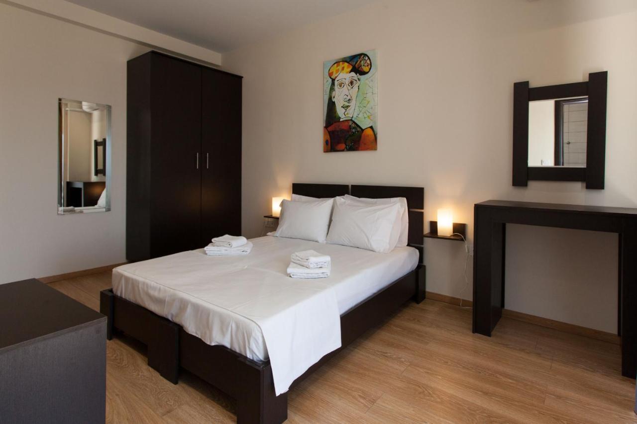 Modern Apt In Glyfada A Breath Away From The Sea - The View Афіни Екстер'єр фото
