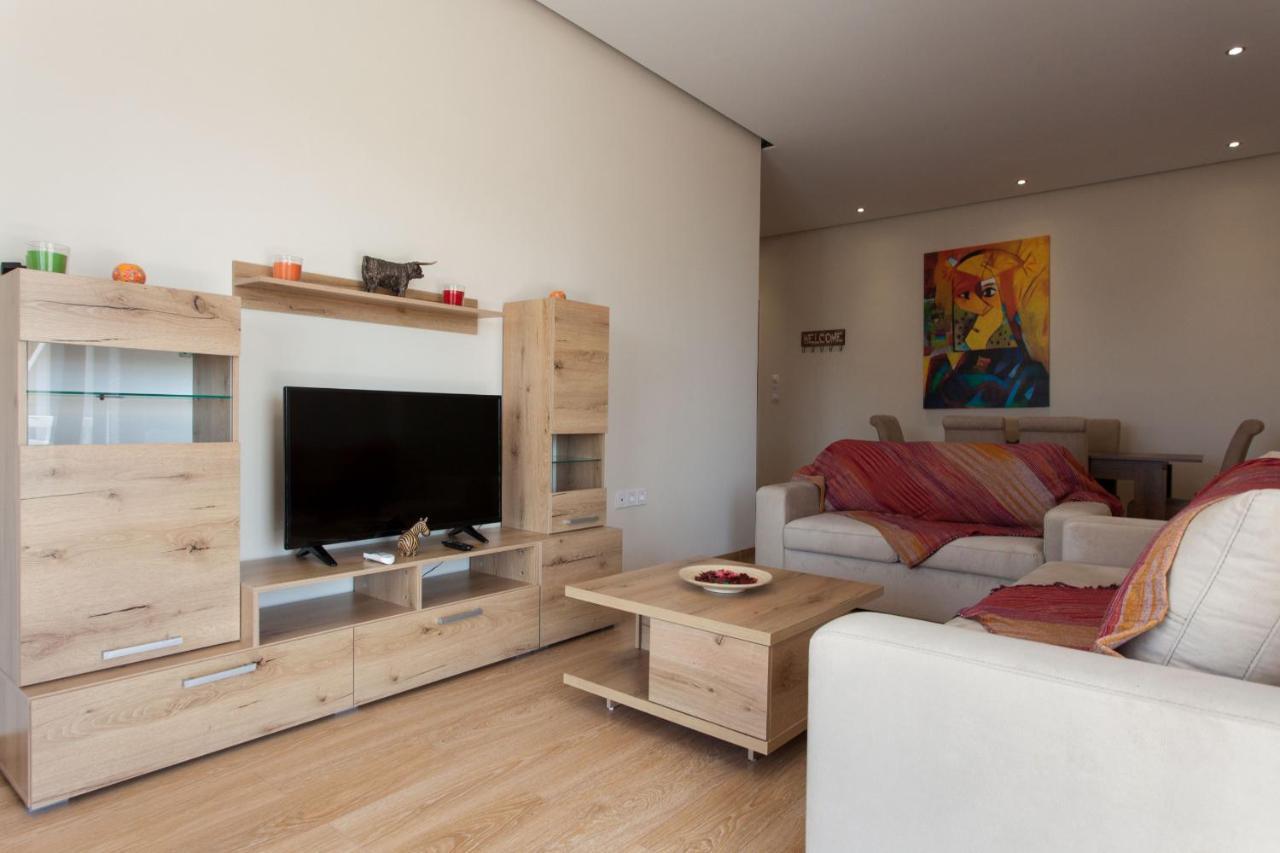 Modern Apt In Glyfada A Breath Away From The Sea - The View Афіни Екстер'єр фото
