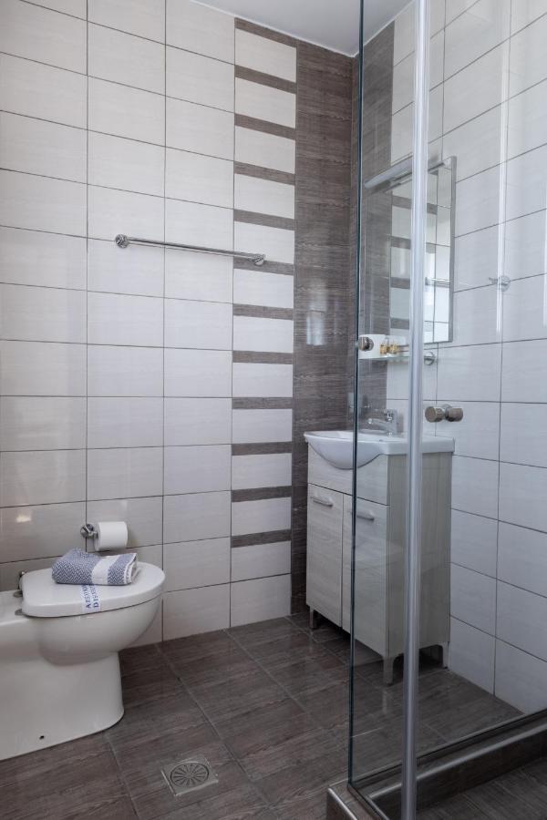 Modern Apt In Glyfada A Breath Away From The Sea - The View Афіни Екстер'єр фото