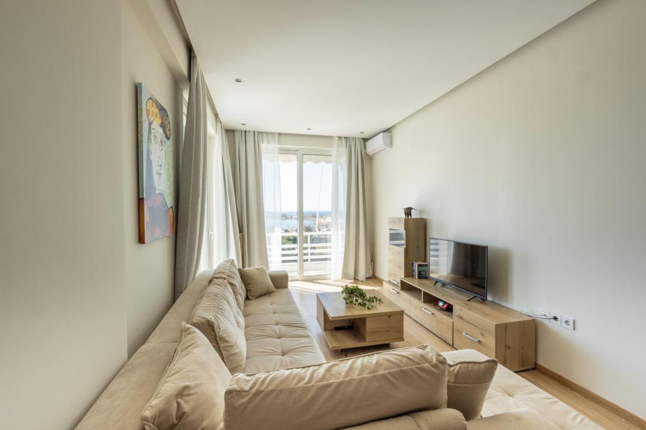Modern Apt In Glyfada A Breath Away From The Sea - The View Афіни Екстер'єр фото
